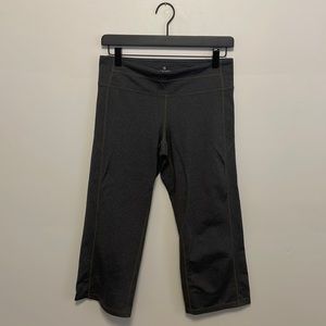 Athleta Charcoal Grey Cropped Capri Yoga Pant Legging